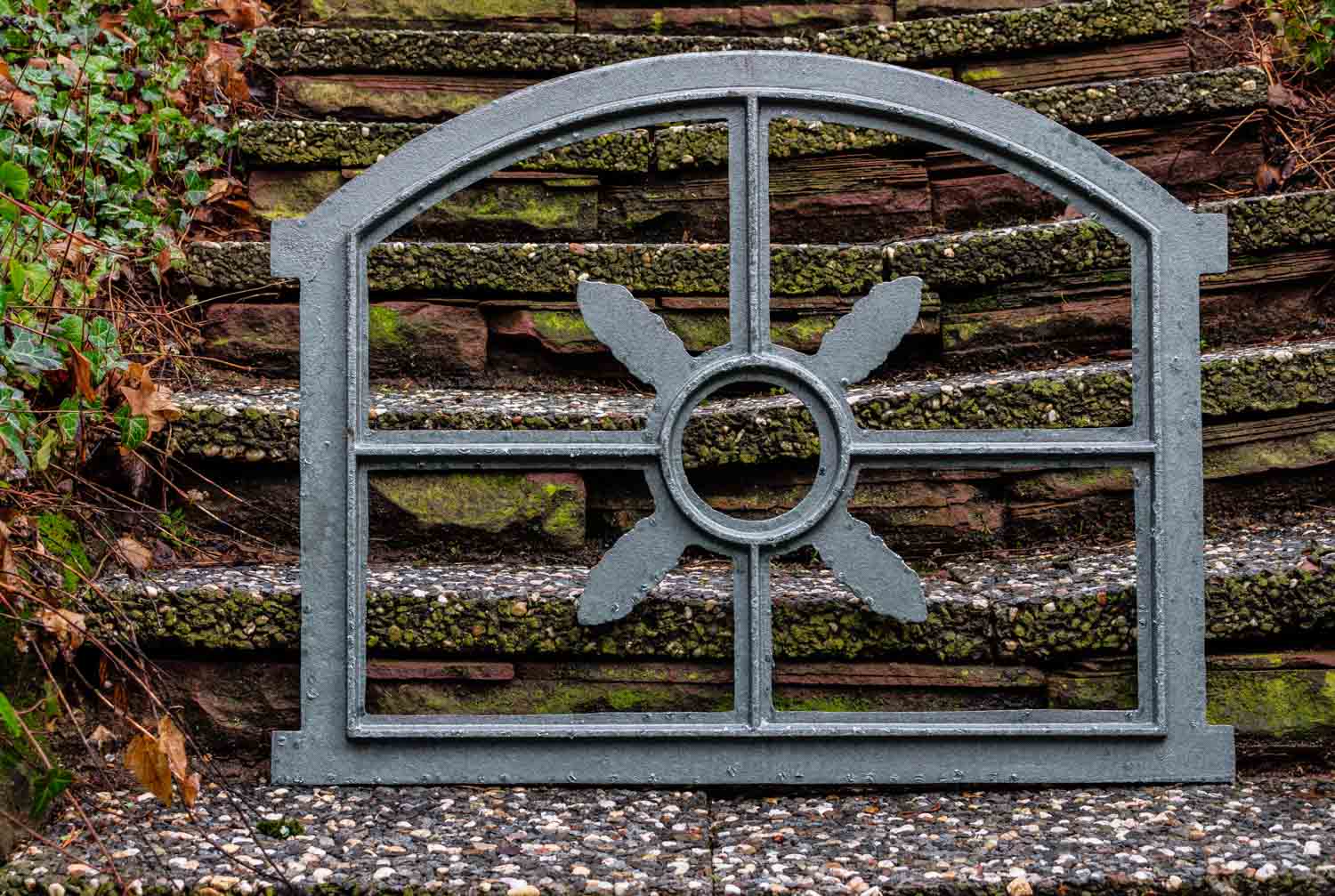 Fenster grau Stallfenster Eisenfenster Scheunenfenster Eisen 53cm Antik-Stil (p)