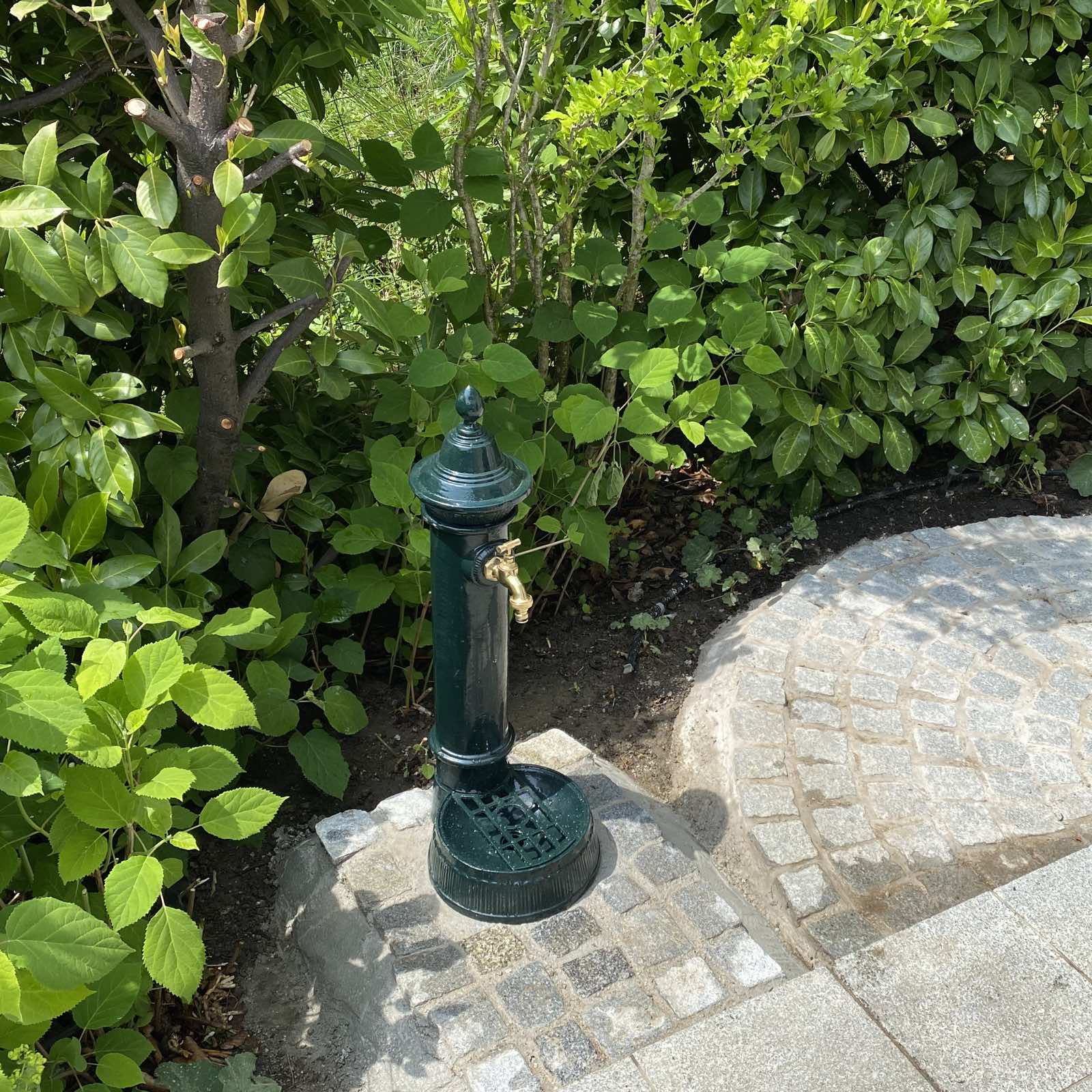 Standbrunnen 73cm Alu grün Brunnen Waschbecken Zapfsäule Antik-Stil